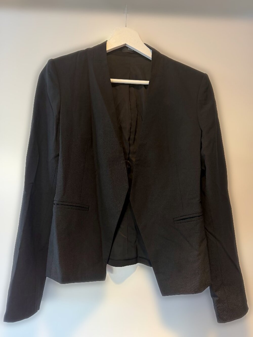 Theory Lanie Sevona Collarless Cropped Wool Blazer 4